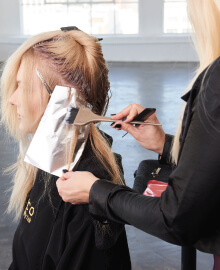 back-bar-dimensional-color-makeup