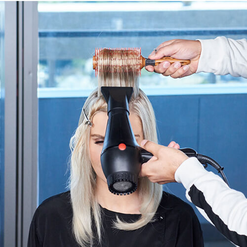 Creme-DBlonde-Step25 Cream blonde hair color technique step 25
