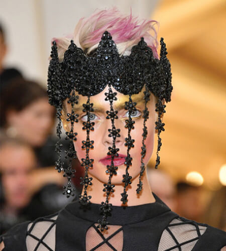 MetBall_Cara Cara Delevingne pink hair at the Met ball
