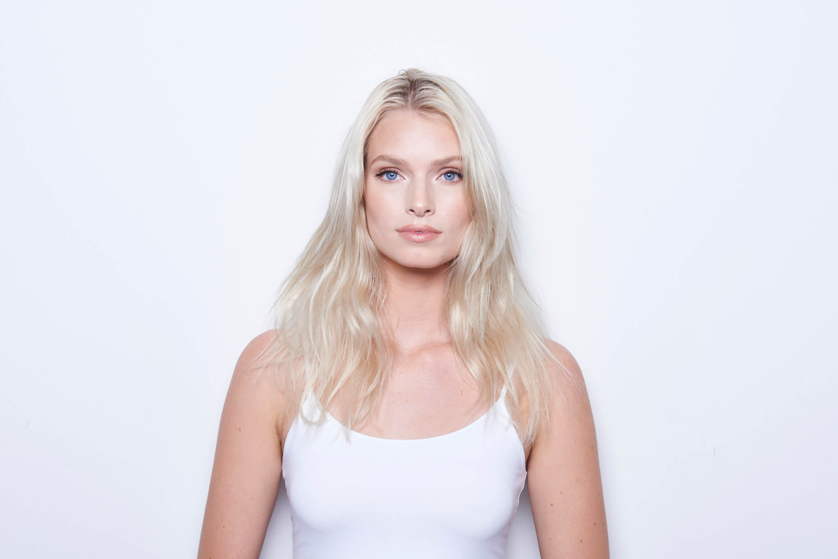 Platinum Pearl hair color technique model before Platinum Pearl hair color technique model before
