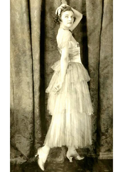 richard-mannah-bob4 Vintage image of women with a bob