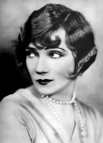 richard-mannah-bob5 Vintage black and white image of women with a bob