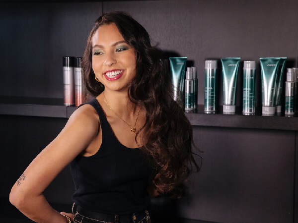 diy-gaga-look1 Women smiling with beautiful curly hair