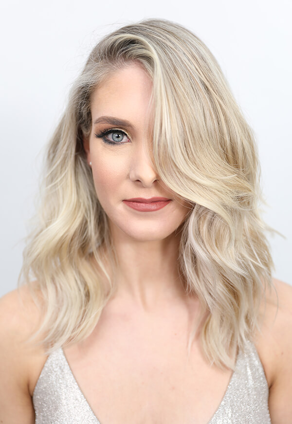 waves-jill Blonde wavy hair