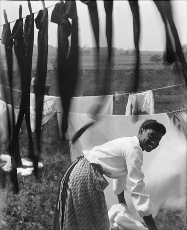 Black-Woman-Laundress Black woman laundress