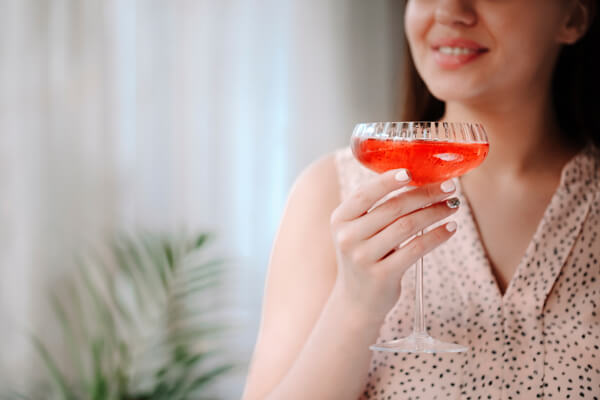 vday-cocktail-class Women holding a drink