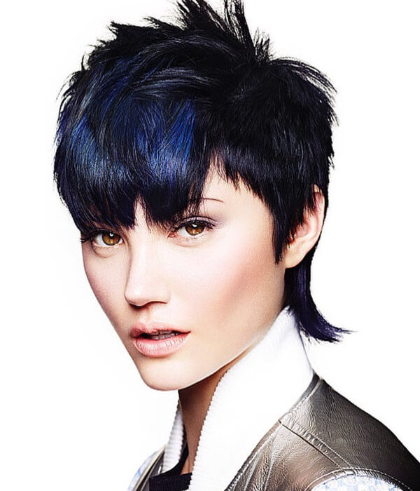 trends_Mullet Women with blue mullet