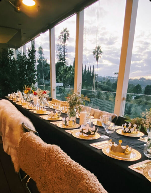 larisa friendsgiving-2 Table set up for thanksgiving