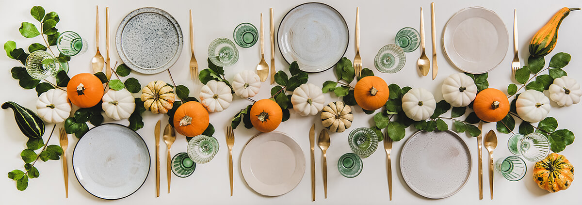 Fall,Table,Setting,For,Celebration,Thanksgiving,Or,Friendsgiving,Day,,Family table set up and decor for thanksgiving